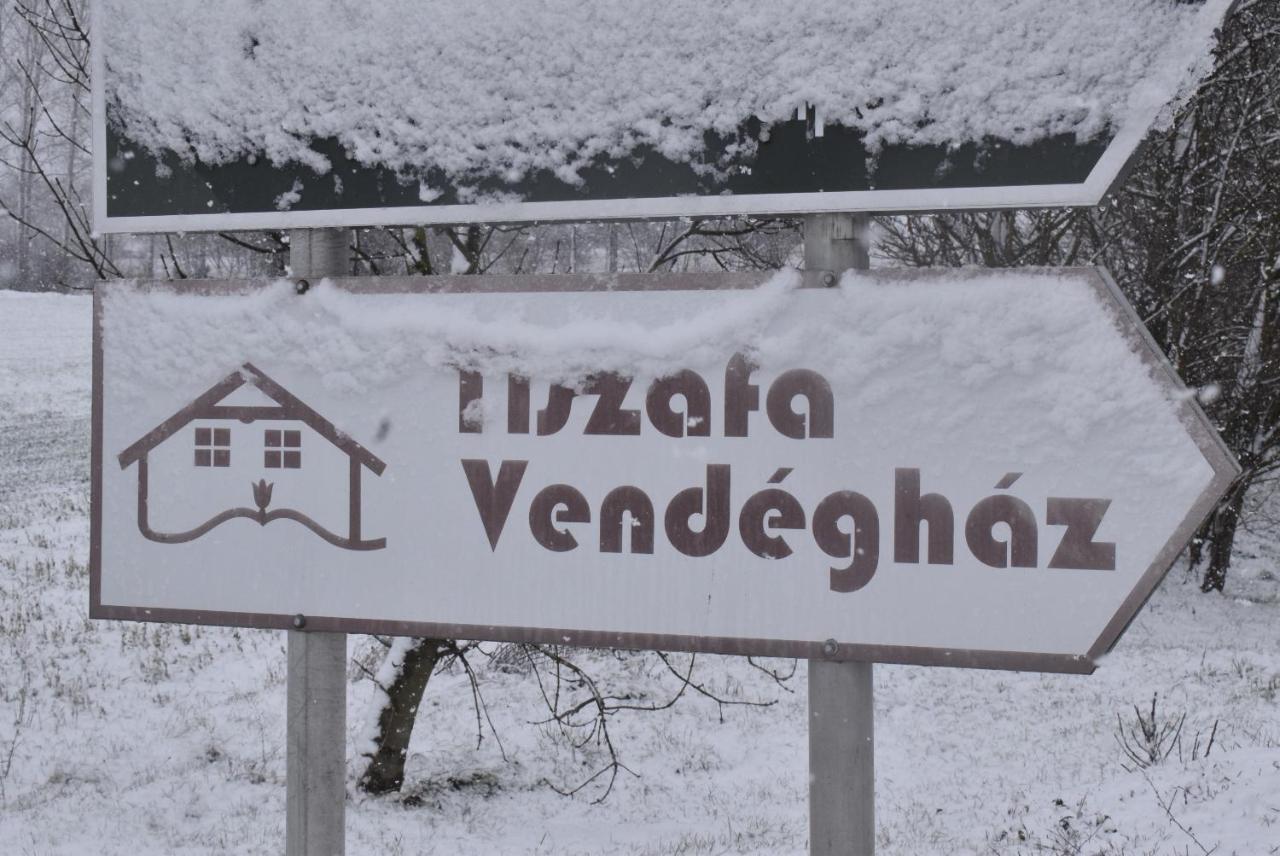 Tiszafa Vendégház Szentgal Exterior foto